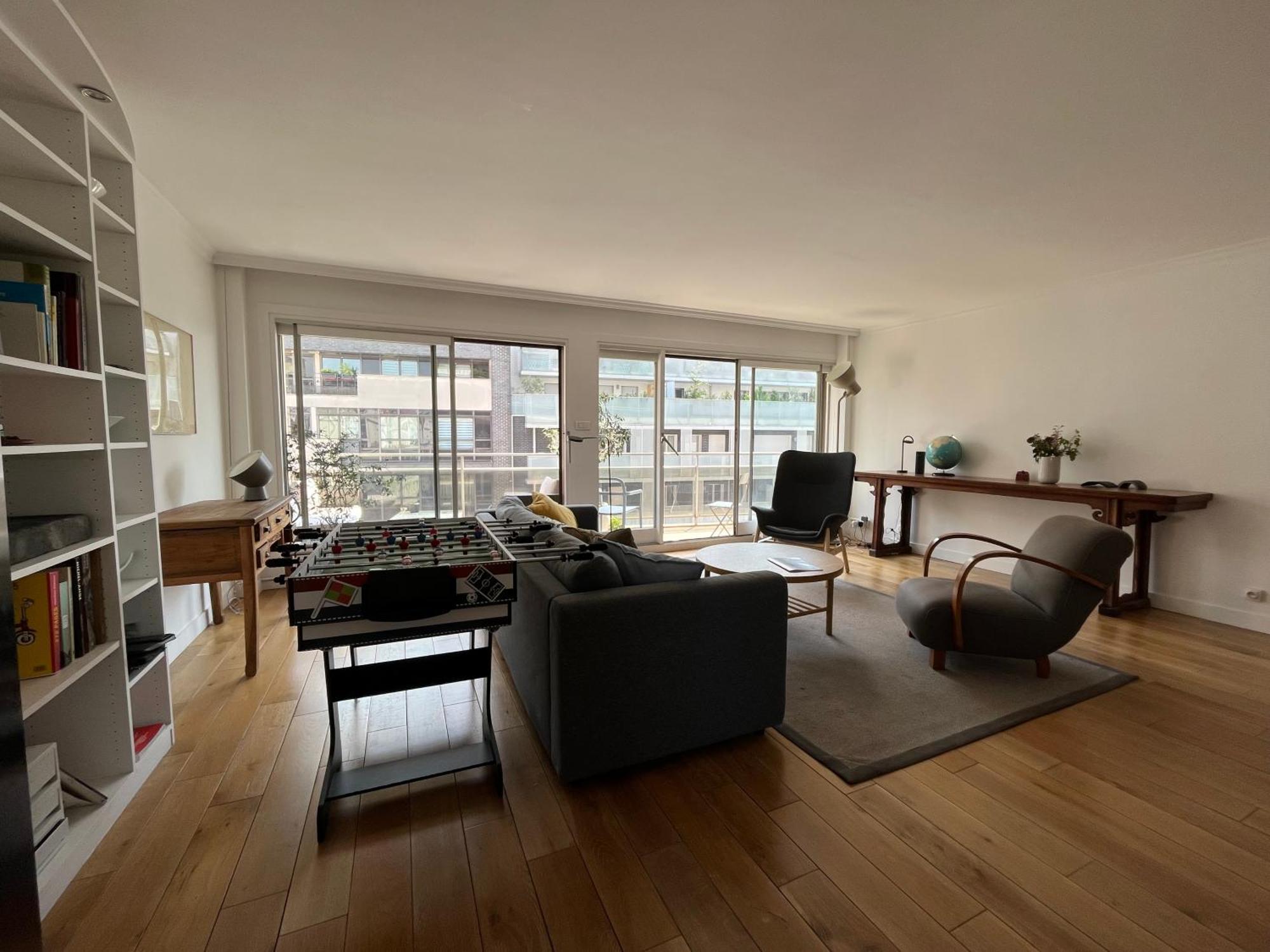 Grand Bright Appartment-4bdr-130m2 Appartamento *